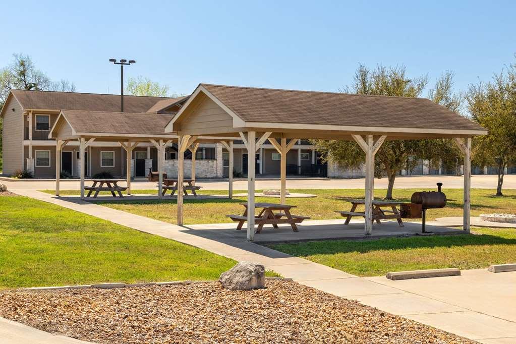 Eagle'S Den Three Rivers Texas A Travelodge By Wyndham Bekvämligheter bild
