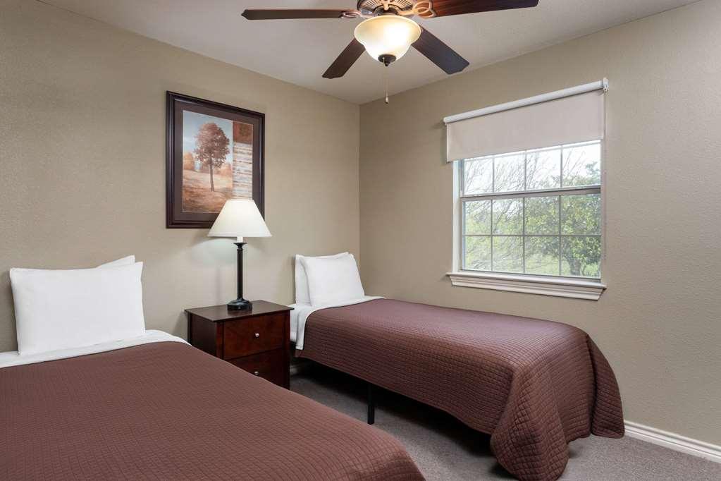 Eagle'S Den Three Rivers Texas A Travelodge By Wyndham Rum bild