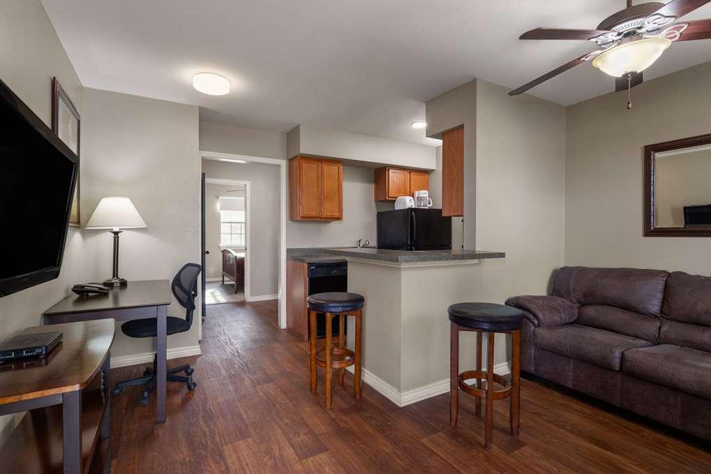 Eagle'S Den Three Rivers Texas A Travelodge By Wyndham Rum bild